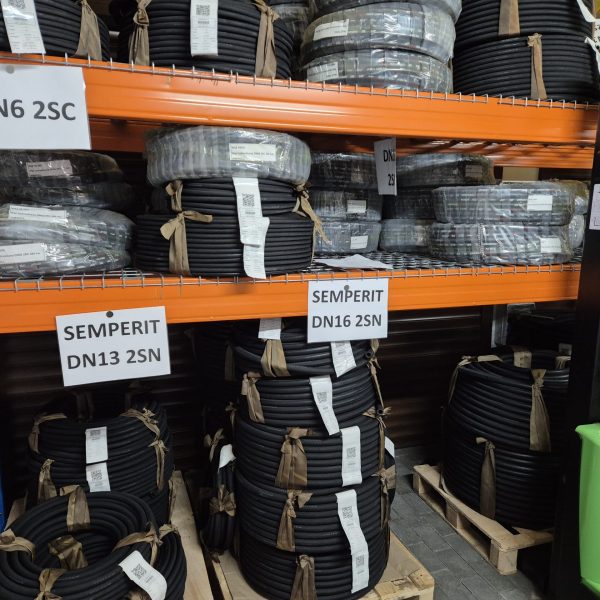 weze-hydrauliczne-semperit-magazyn