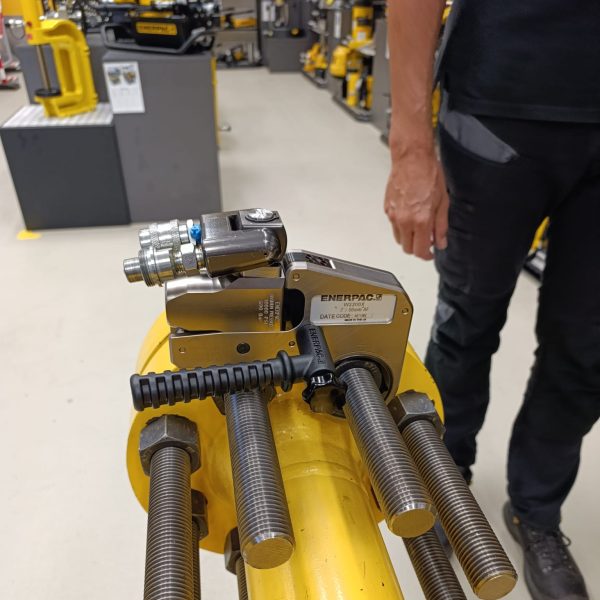 narzedzia-do-skrecania-bolting-tools-enerpac-klucz-dynamometryczny