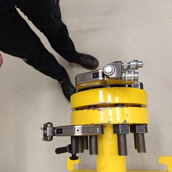 skrecanie-kolnierzy-enerpac (2)