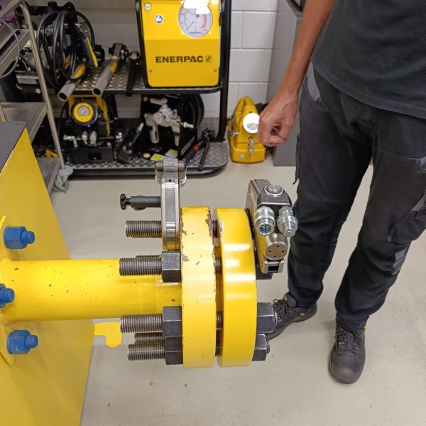 skrecanie-kolnierzy-enerpac