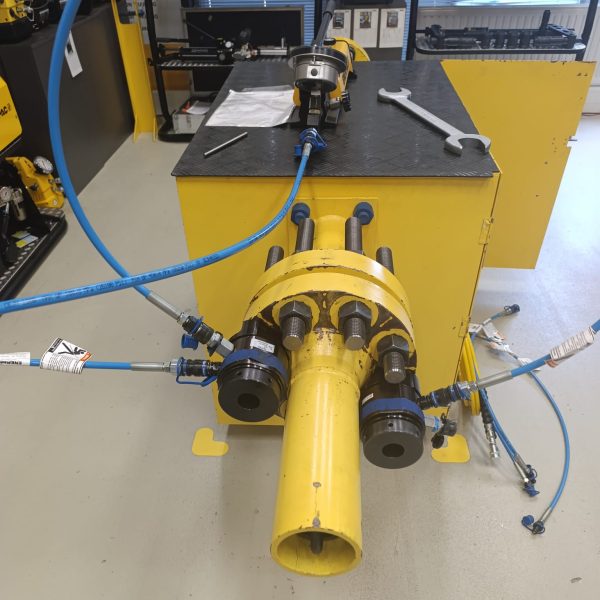 skrecanie-kolnierzy-za-pomoca-enerpaca