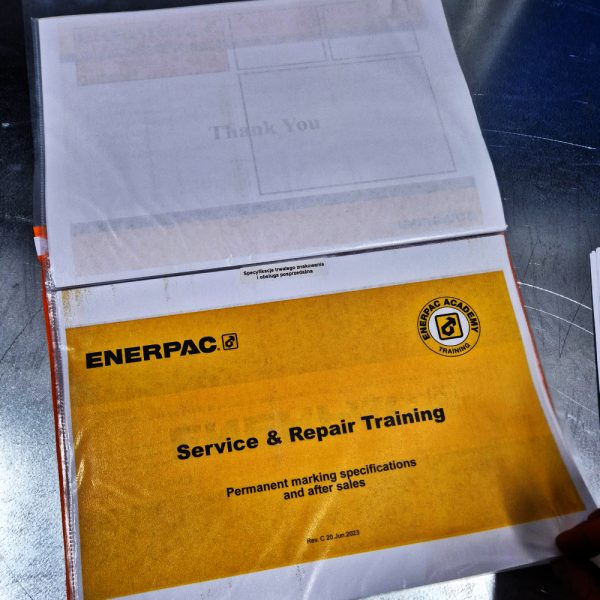 znakowanie-produktow-enerpac